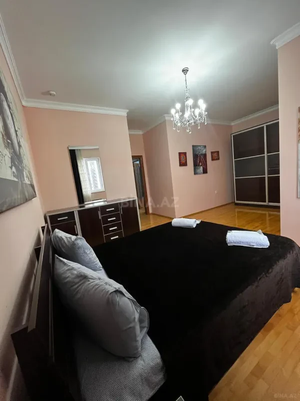 Kirayə verilir 4 otaqlı mənzil 160 m²