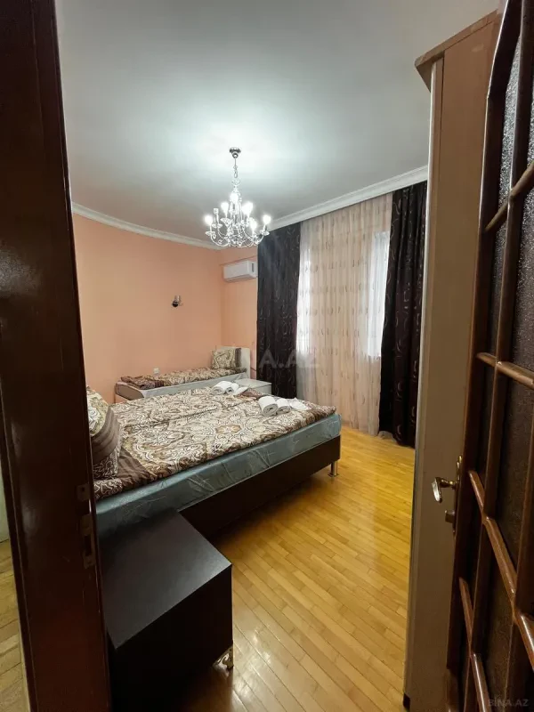 Kirayə verilir 4 otaqlı mənzil 160 m²