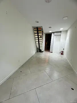 Satılır obyekt 32 m²