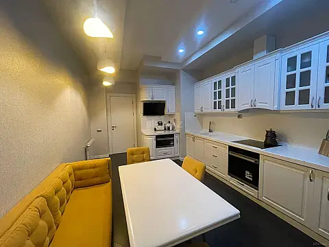 Kirayə verilir 3 otaqlı mənzil 150 m² — Bakı, Xətai 3 otaq 150.00 m²