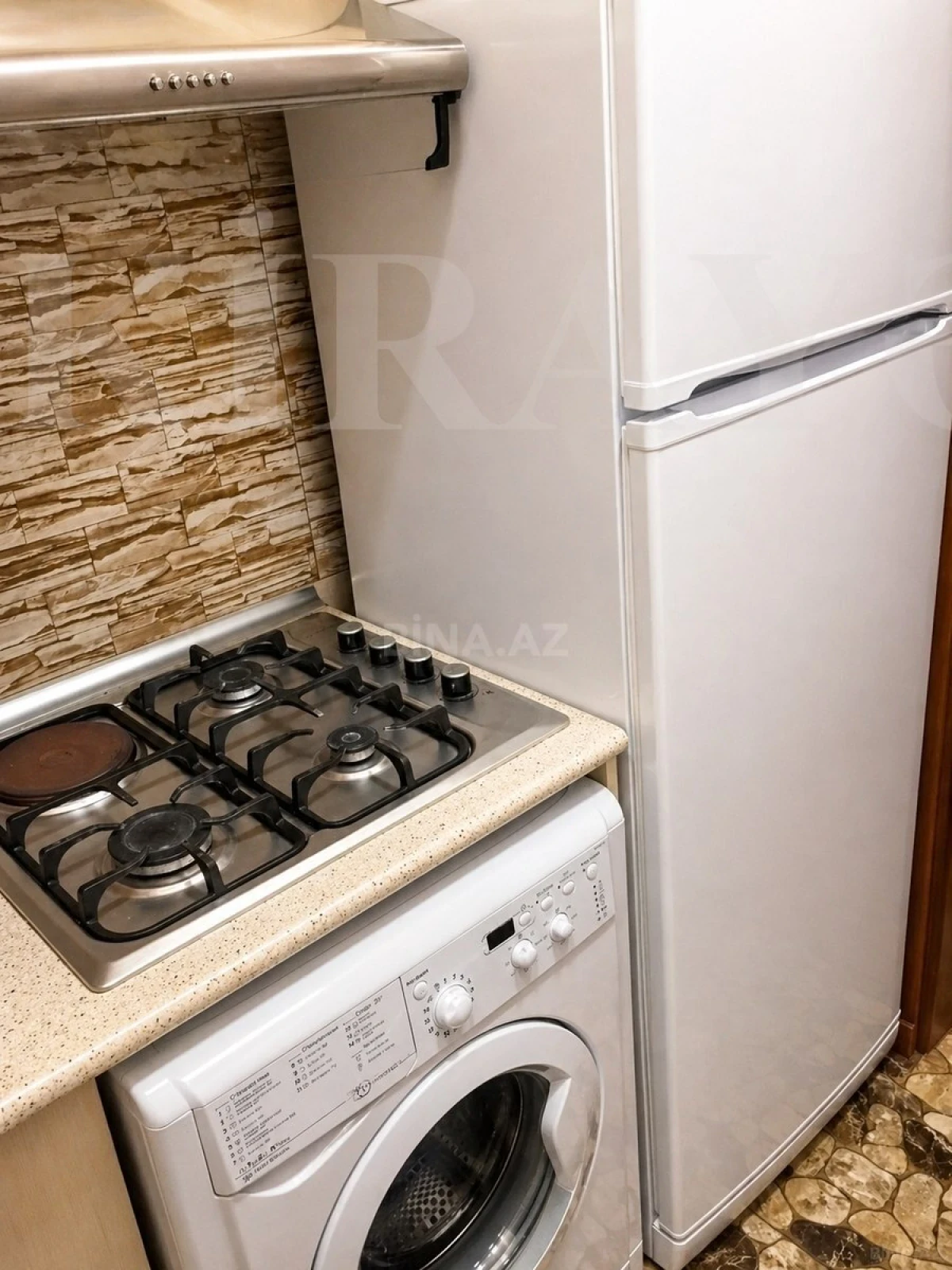 Kirayə verilir 2 otaqlı mənzil 60 m²