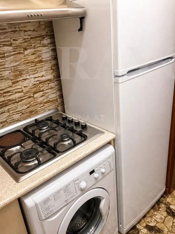 Kirayə verilir 2 otaqlı mənzil 60 m²
