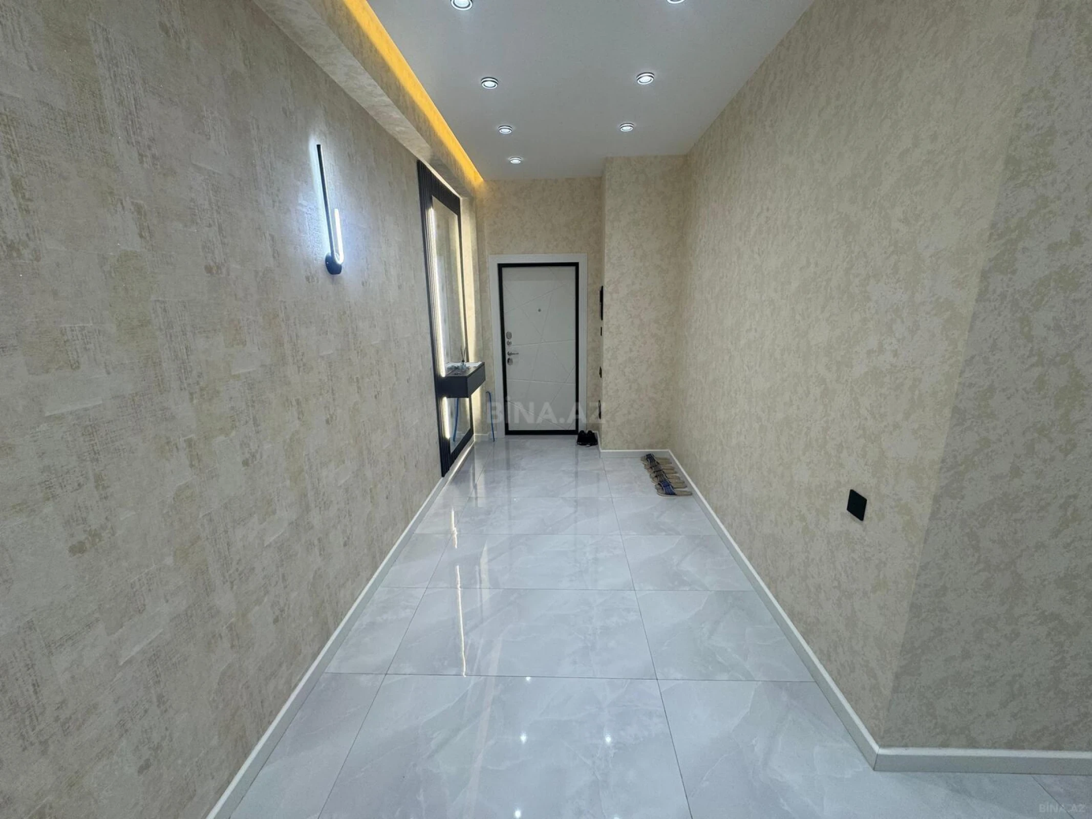 Satılır 4 otaqlı mənzil 127 m²