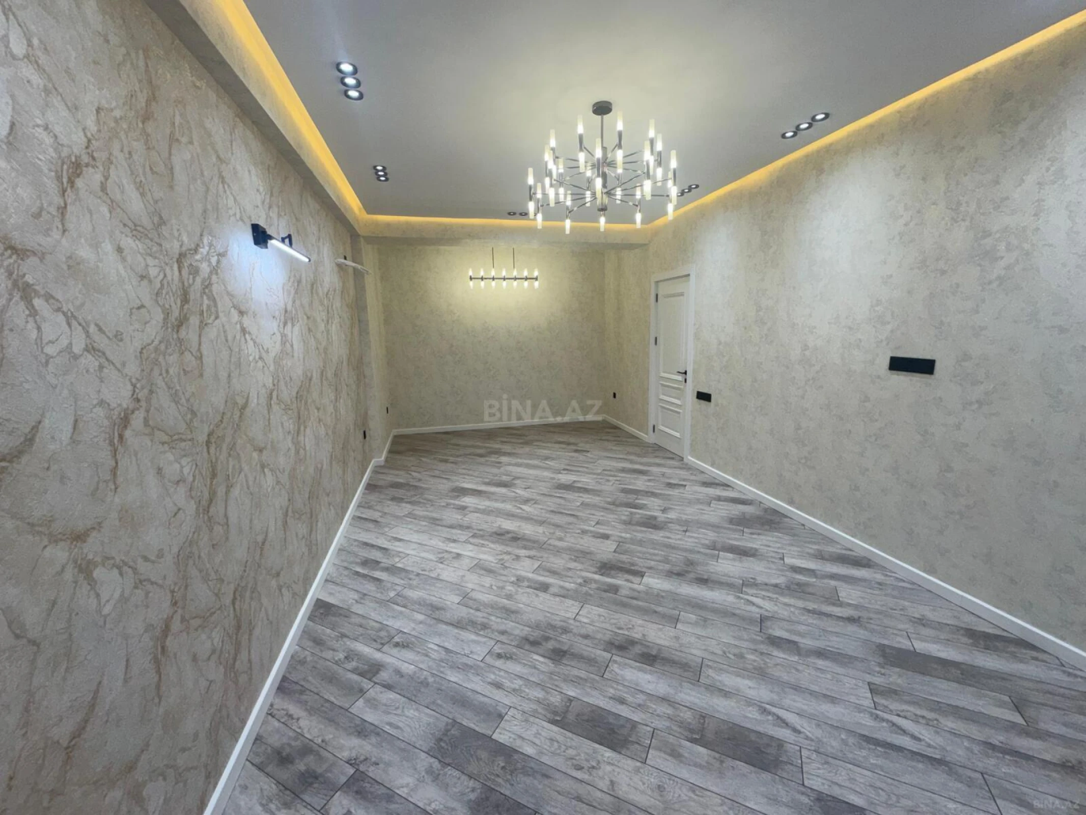 Satılır 4 otaqlı mənzil 127 m²
