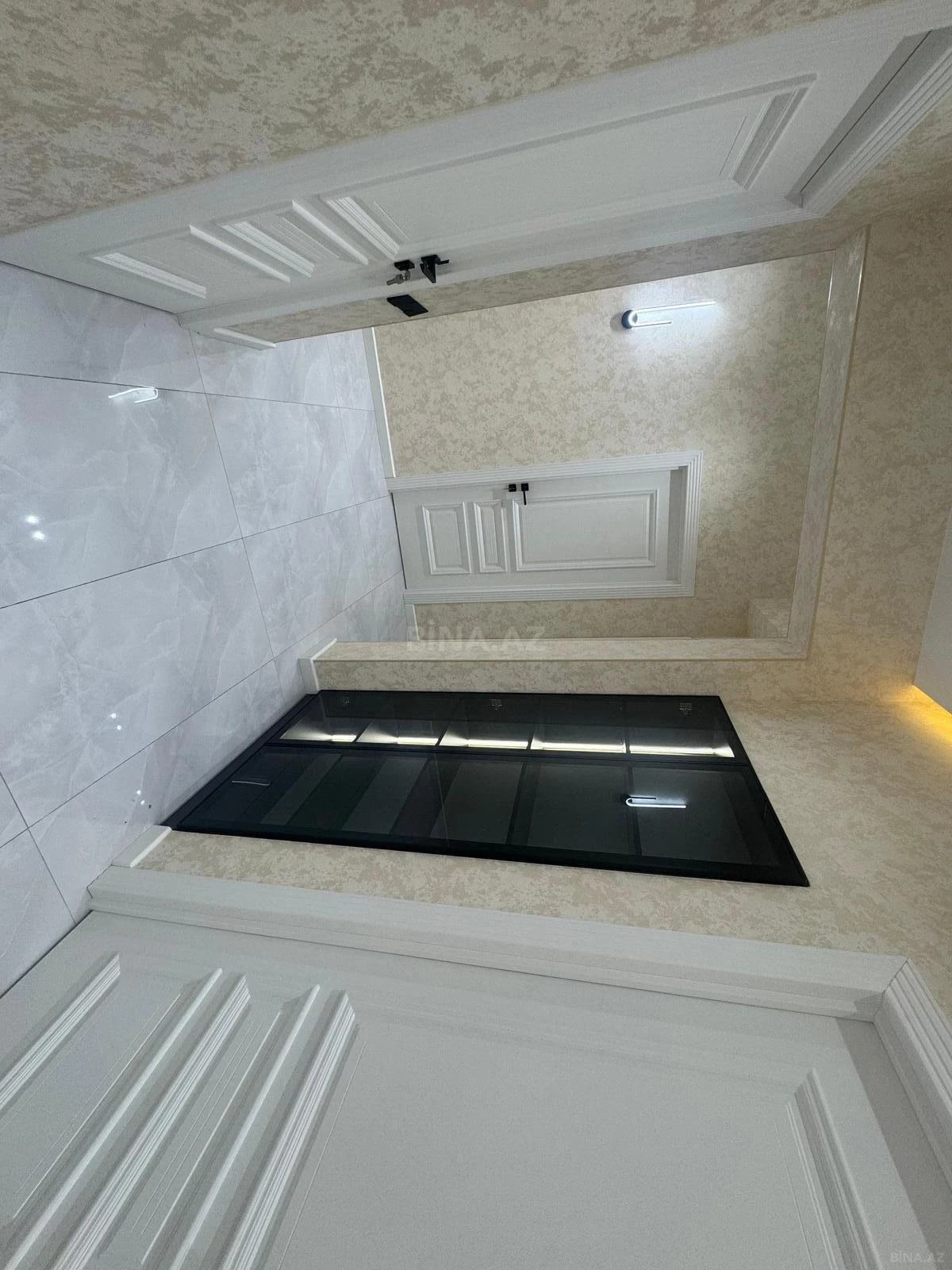 Satılır 4 otaqlı mənzil 127 m²