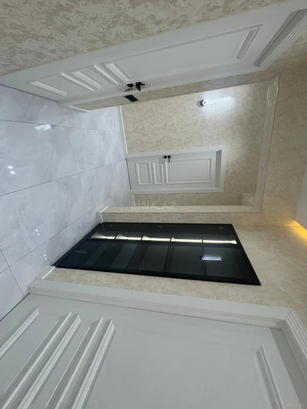 Satılır 4 otaqlı mənzil 127 m²