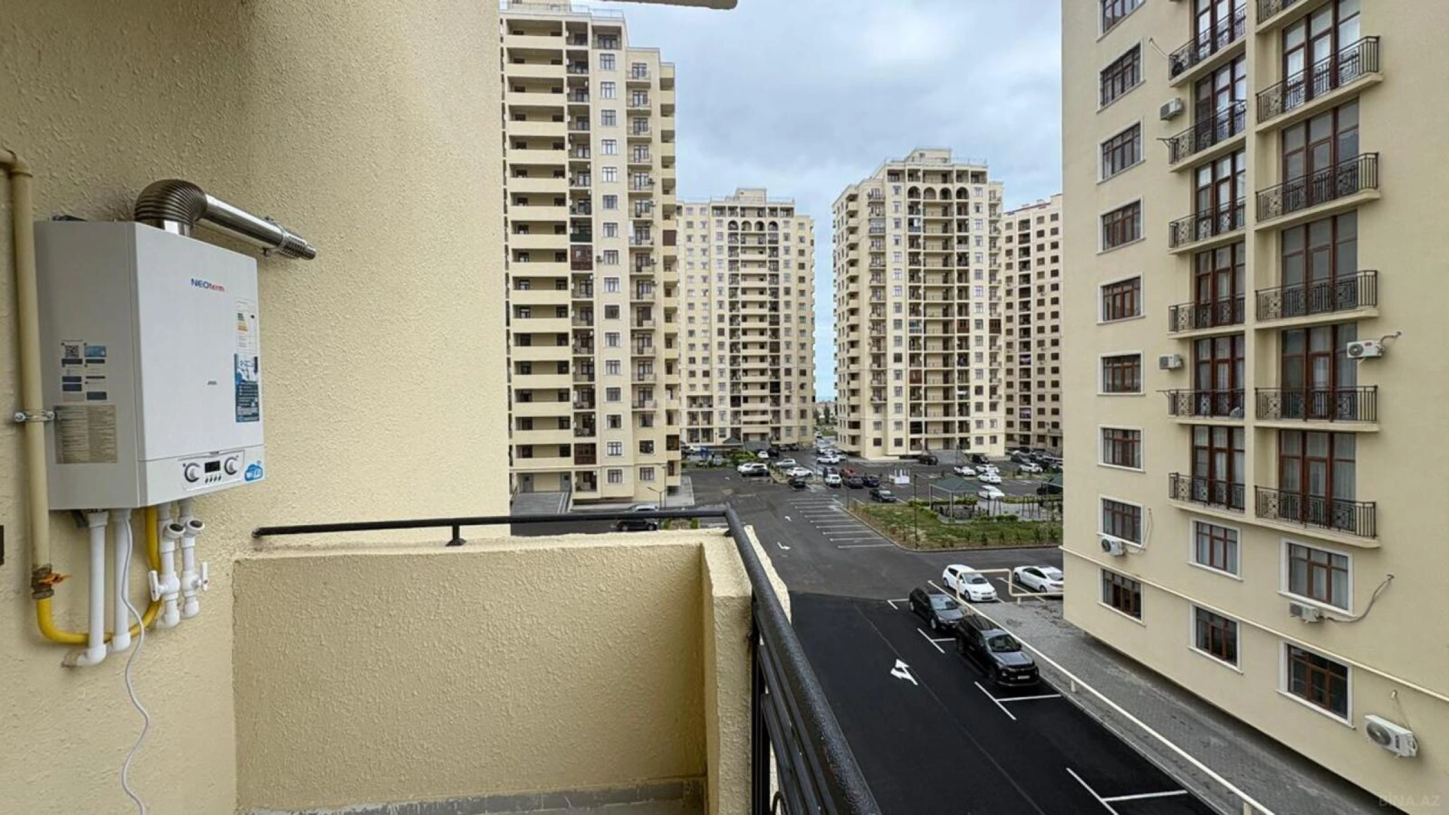 Satılır 2 otaqlı mənzil 102 m²
