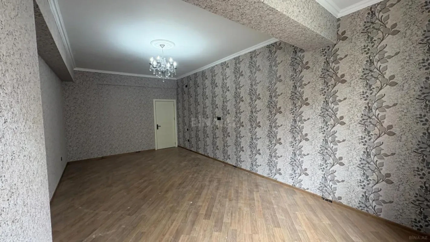 Satılır 2 otaqlı mənzil 102 m²