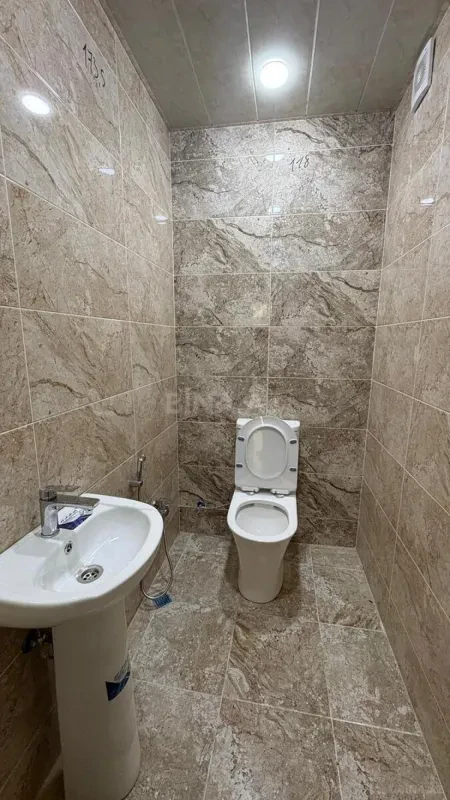 Satılır 2 otaqlı mənzil 102 m²