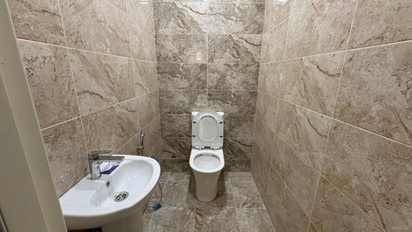 Satılır 2 otaqlı mənzil 102 m²