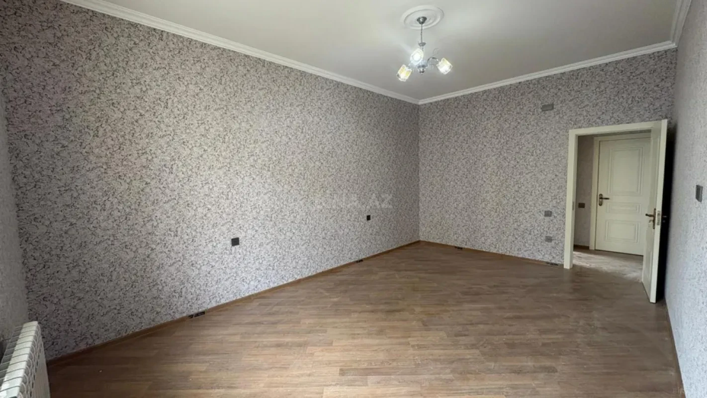 Satılır 2 otaqlı mənzil 102 m²