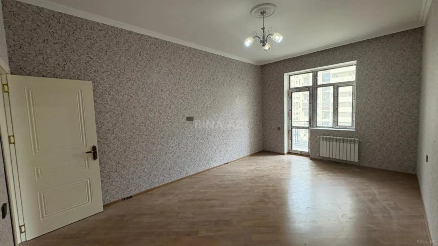 Satılır 2 otaqlı mənzil 102 m²