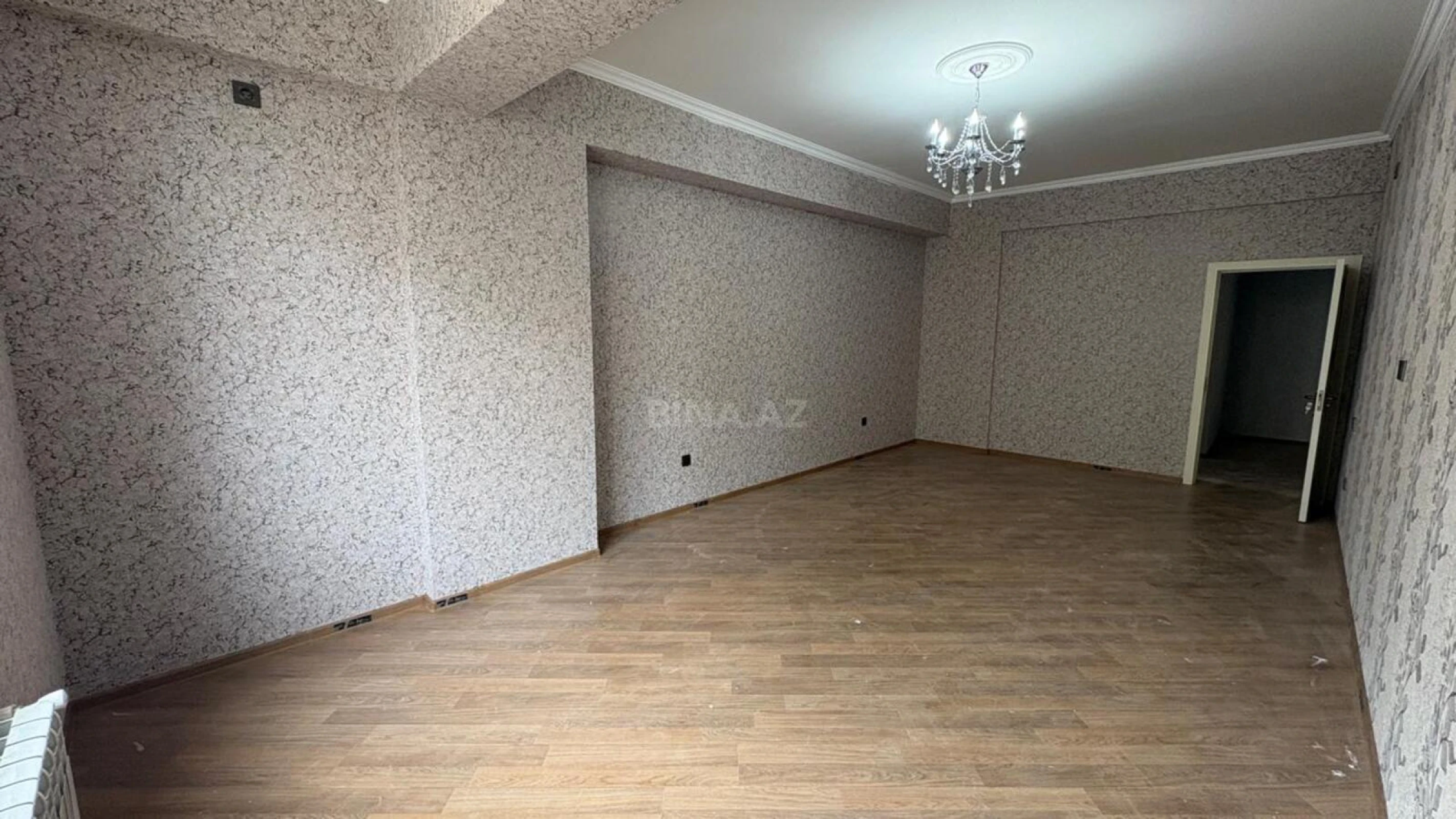 Satılır 2 otaqlı mənzil 102 m²