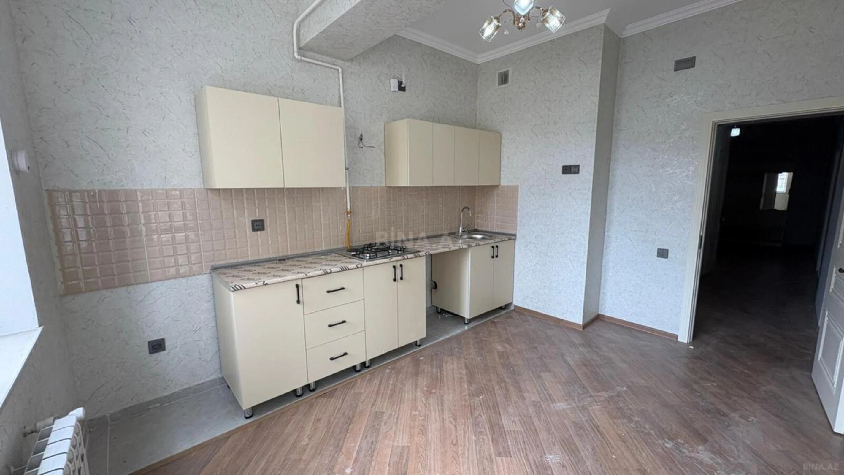 Satılır 2 otaqlı mənzil 102 m²