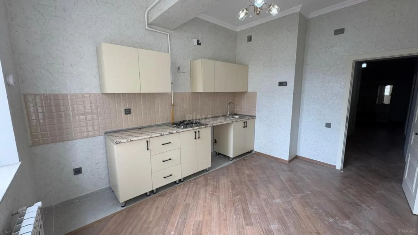 Satılır 2 otaqlı mənzil 102 m²