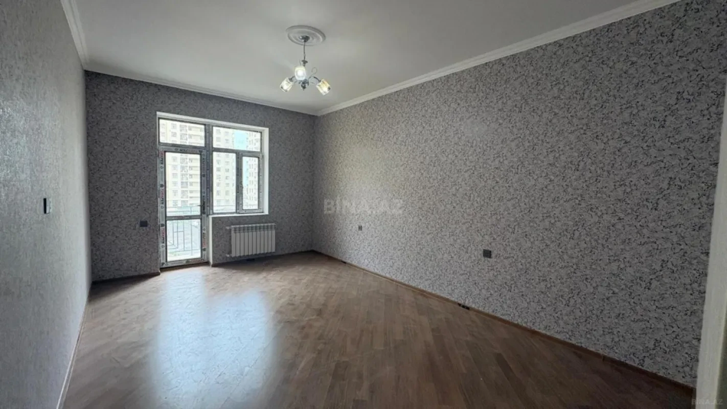 Satılır 2 otaqlı mənzil 102 m²