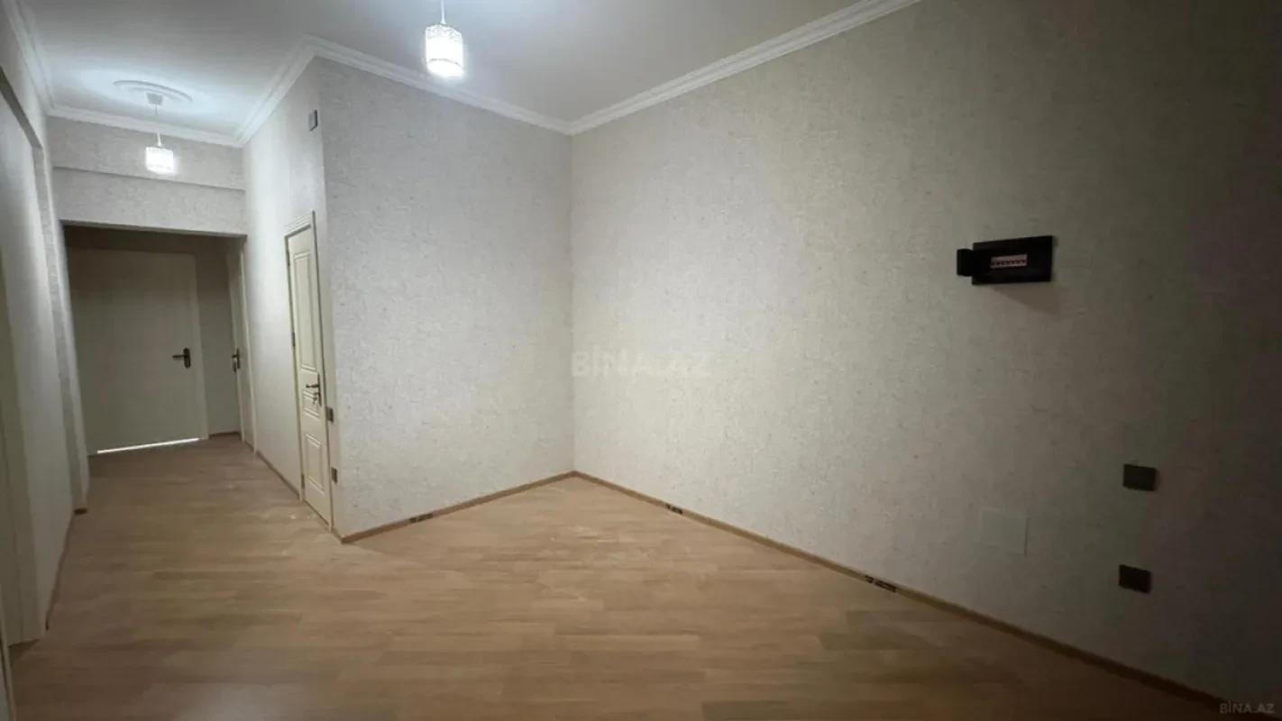 Satılır 2 otaqlı mənzil 102 m²