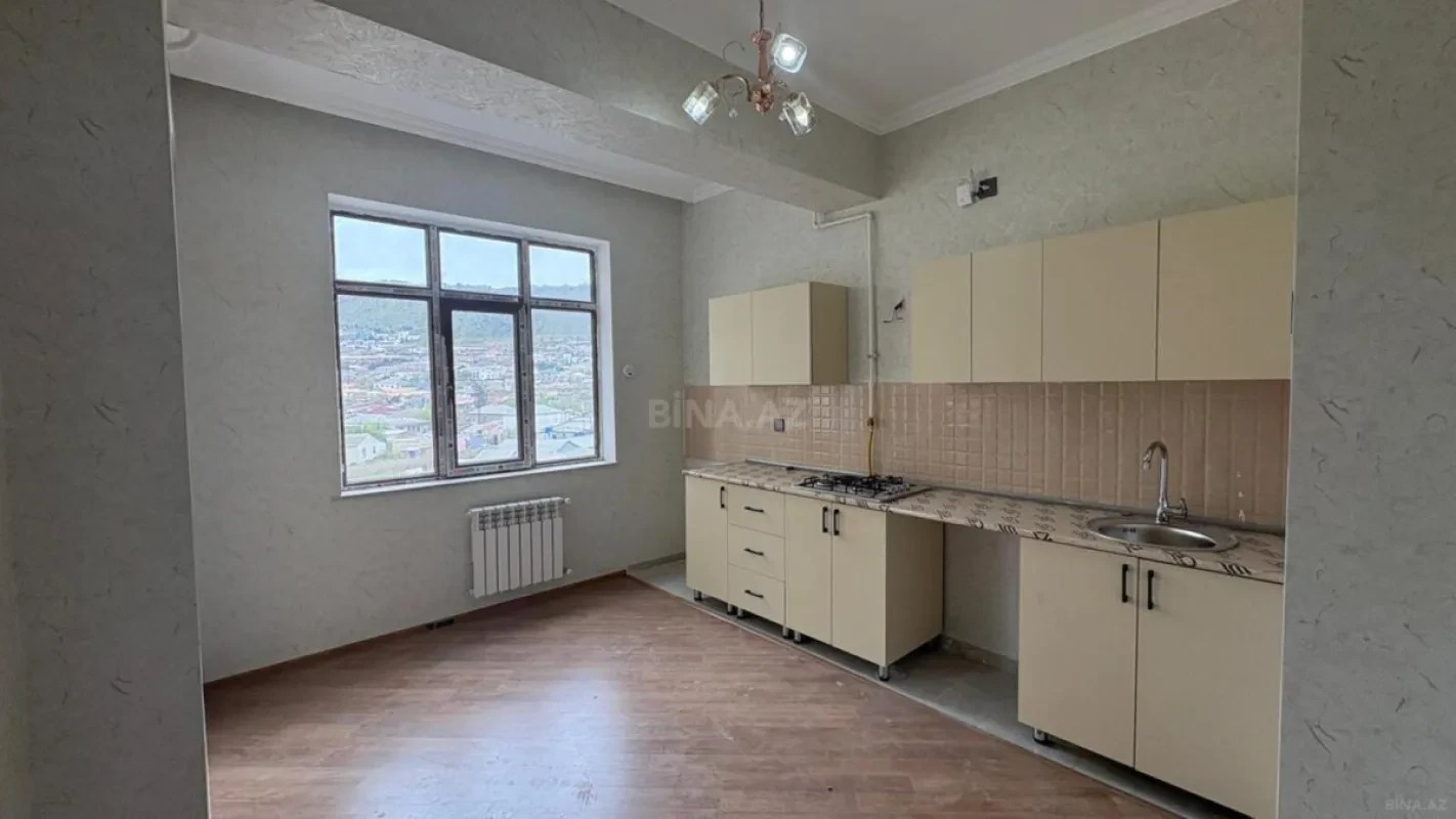 Satılır 2 otaqlı mənzil 102 m²