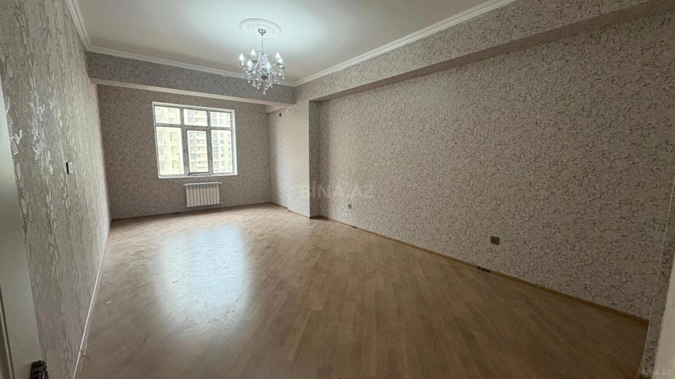 Satılır 2 otaqlı mənzil 102 m²