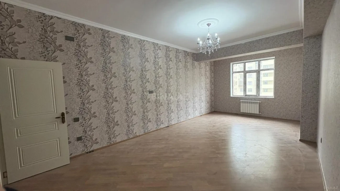 Satılır 2 otaqlı mənzil 102 m²