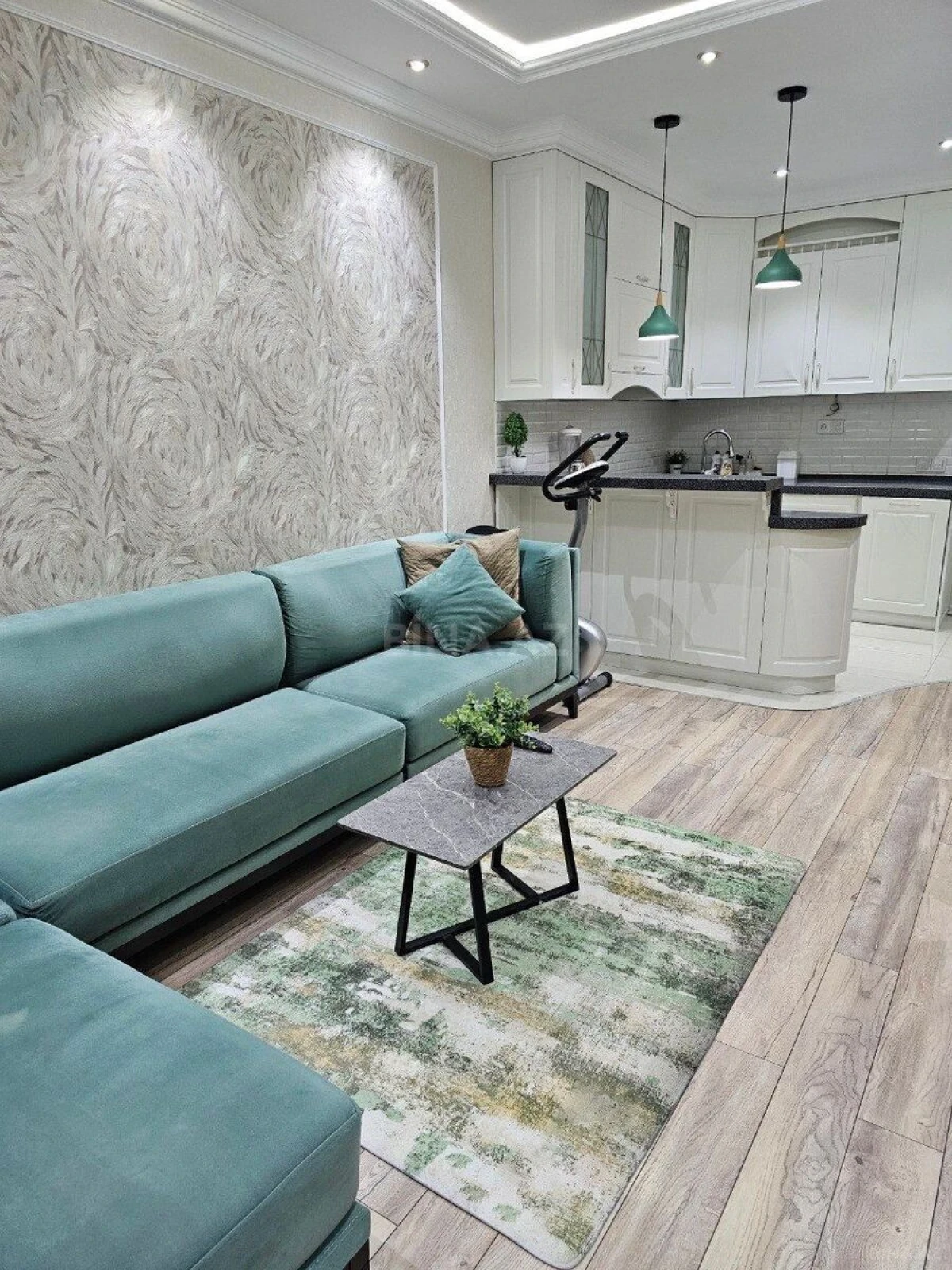 Kirayə verilir 2 otaqlı mənzil 60 m²