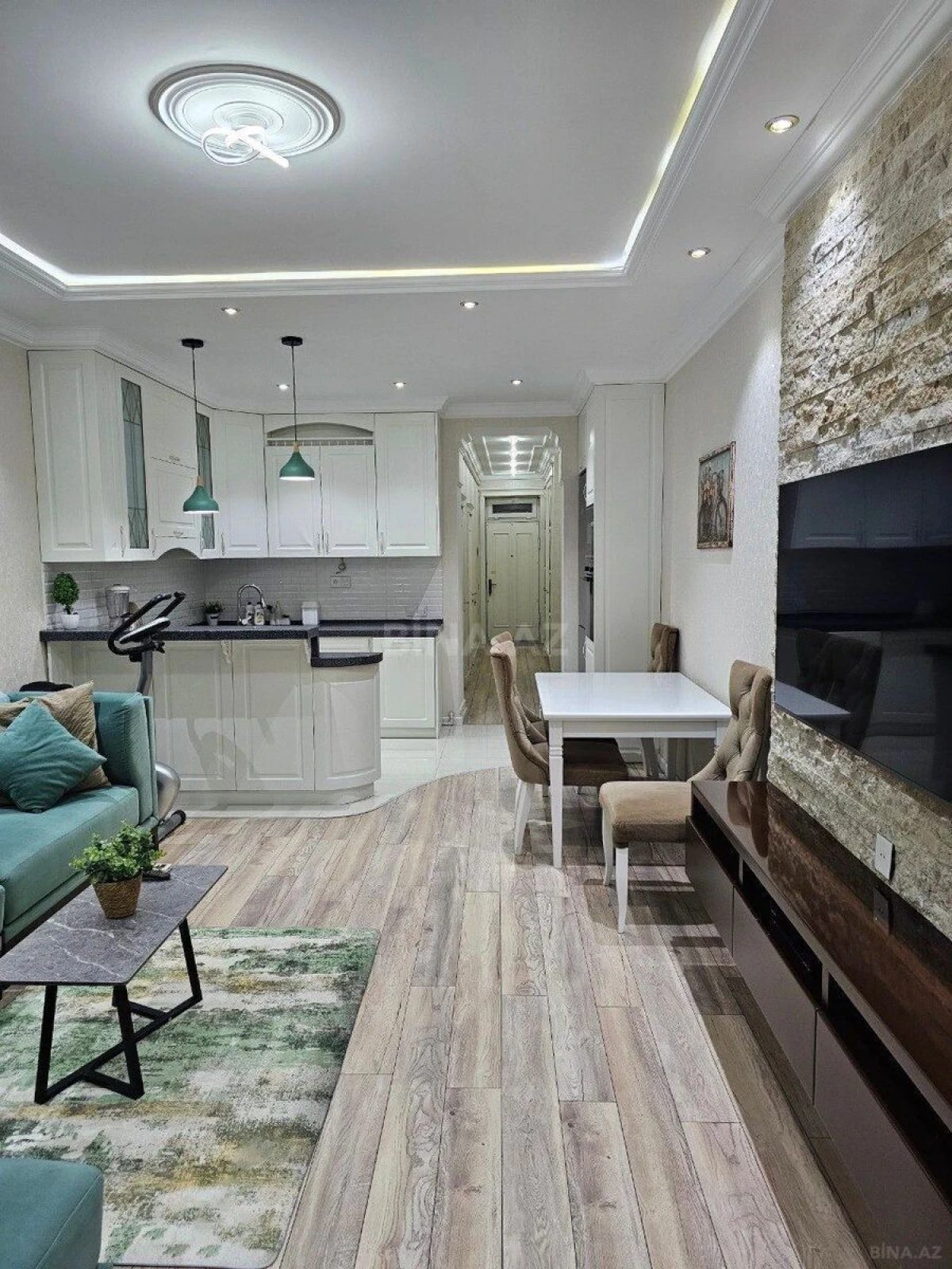Kirayə verilir 2 otaqlı mənzil 60 m²