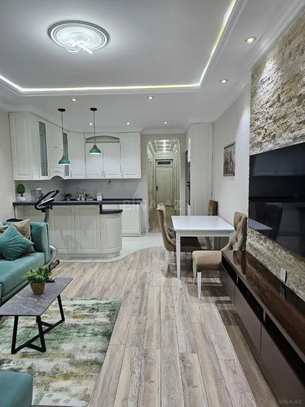 Kirayə verilir 2 otaqlı mənzil 60 m²