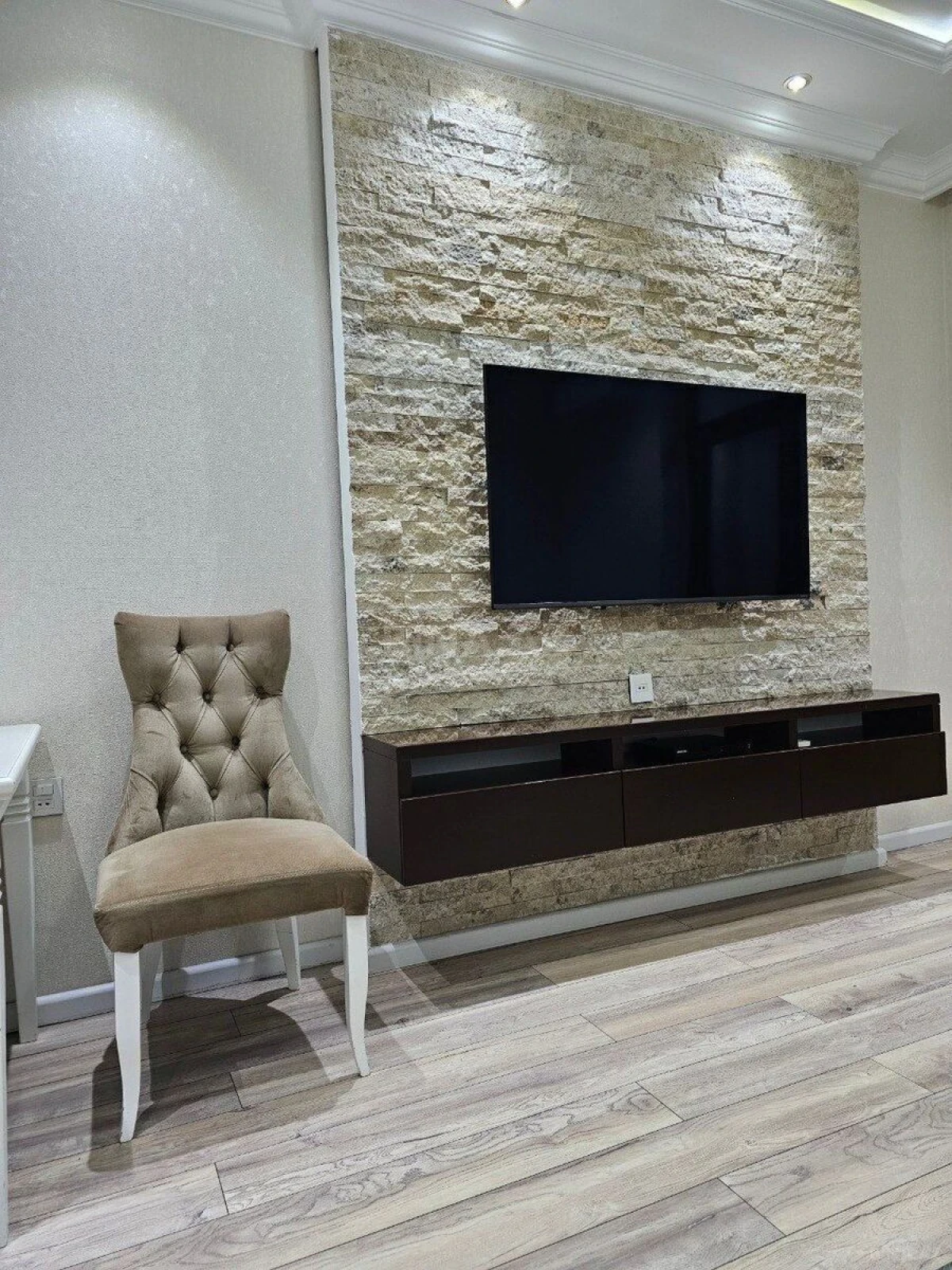 Kirayə verilir 2 otaqlı mənzil 60 m²