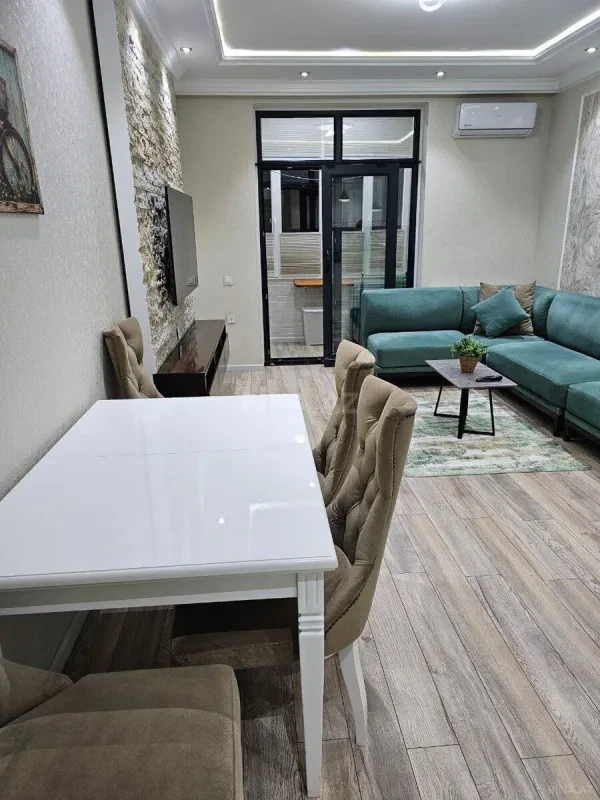Kirayə verilir 2 otaqlı mənzil 60 m²