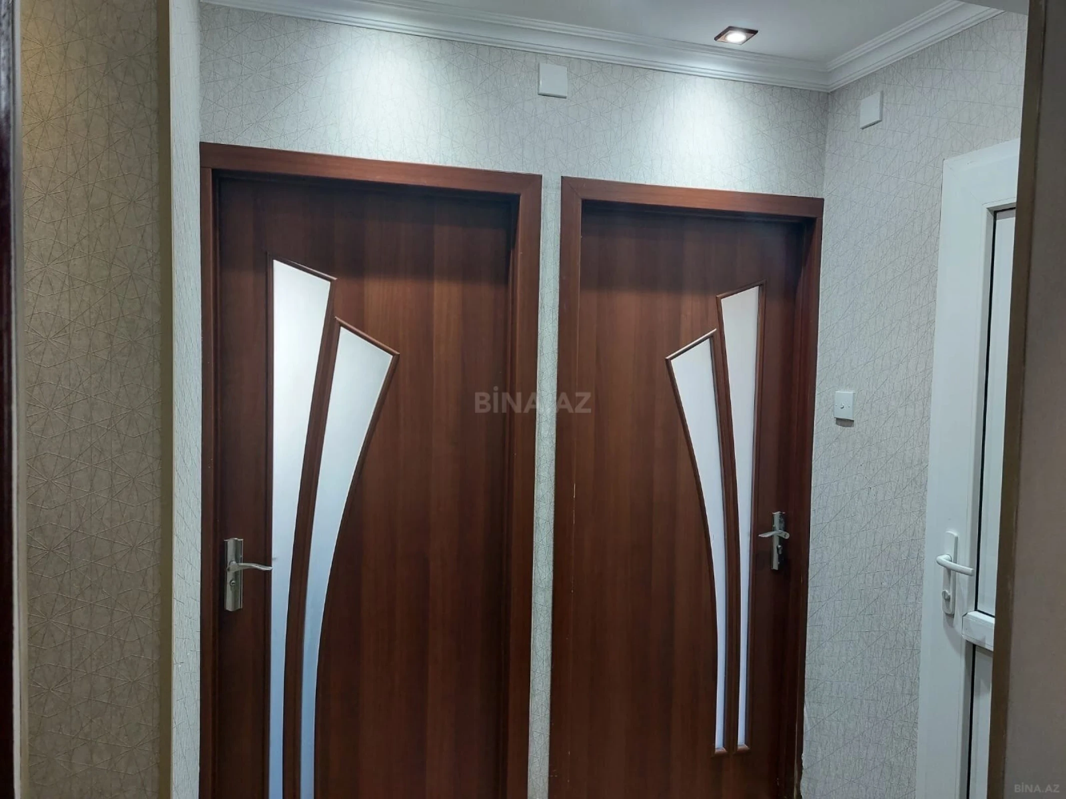 Kirayə verilir 2 otaqlı mənzil 50 m²
