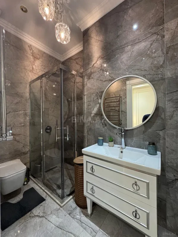 Satılır 4 otaqlı mənzil 200 m²