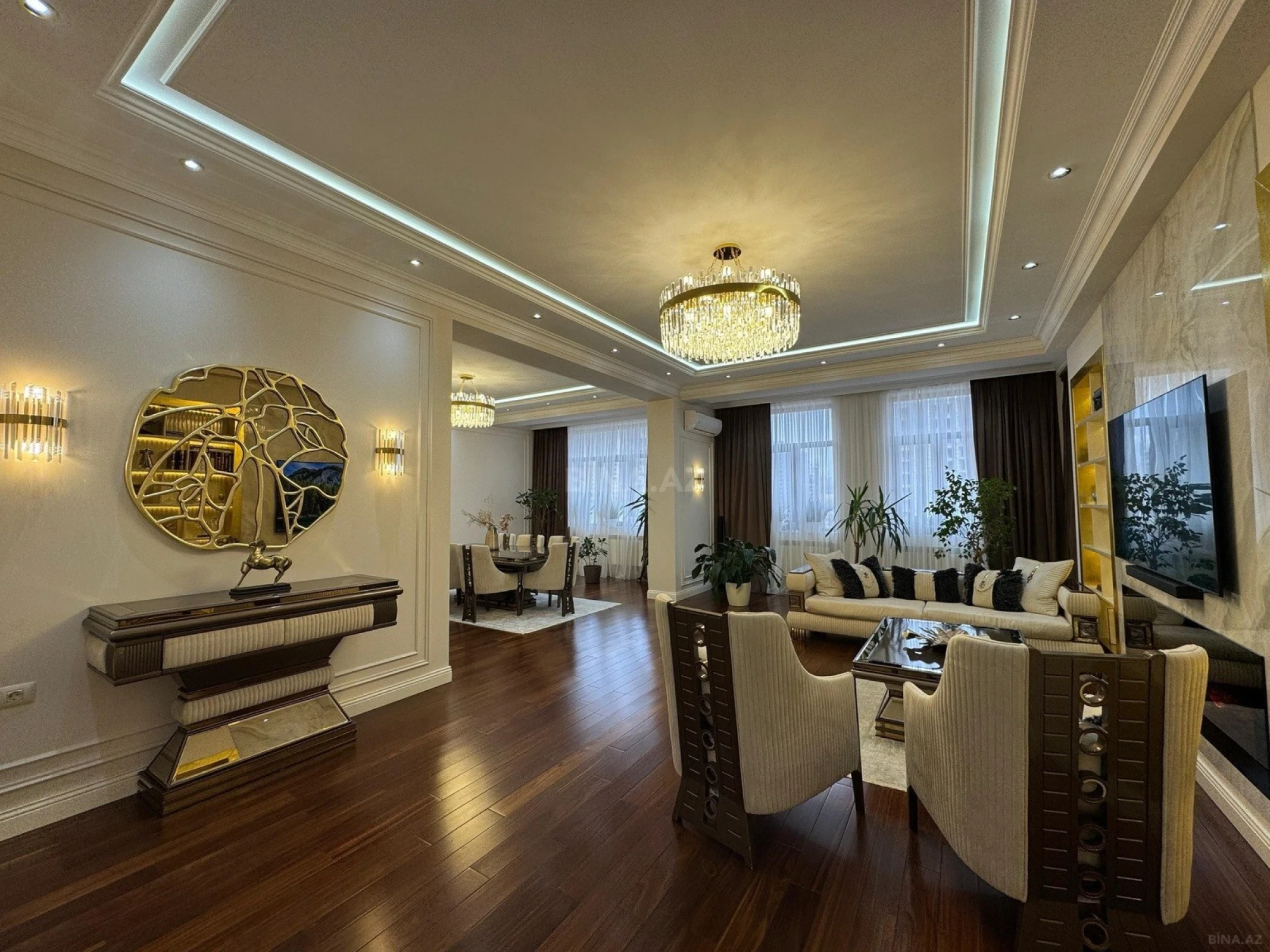 Satılır 4 otaqlı mənzil 200 m²