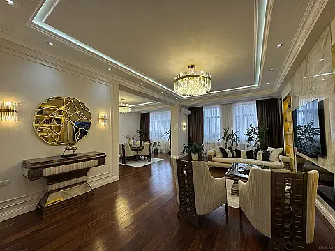 Satılır 4 otaqlı mənzil 200 m² — Bakı, Nizami 4 otaq 200.00 m²