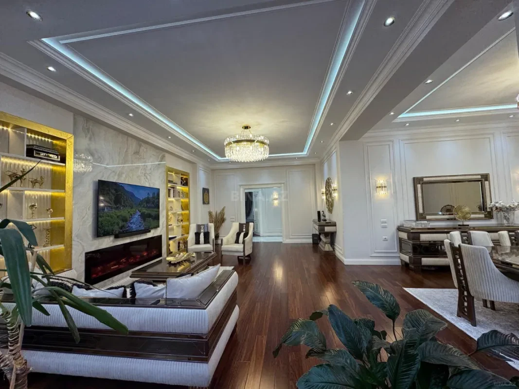 Satılır 4 otaqlı mənzil 200 m²