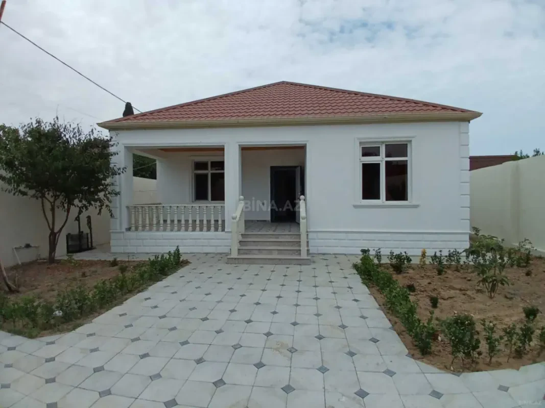 Satılır 3 otaqlı həyət evi 100 m²