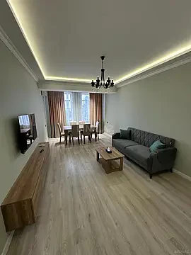 Kirayə verilir 2 otaqlı mənzil 70 m²