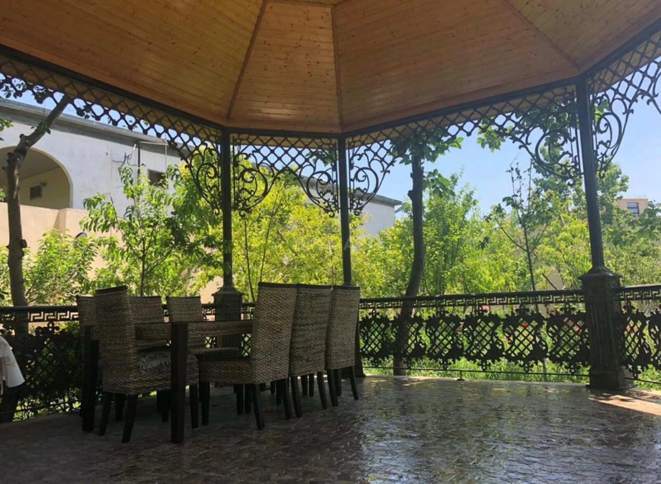 Kirayə verilir 9 otaqlı həyət evi 300 m²