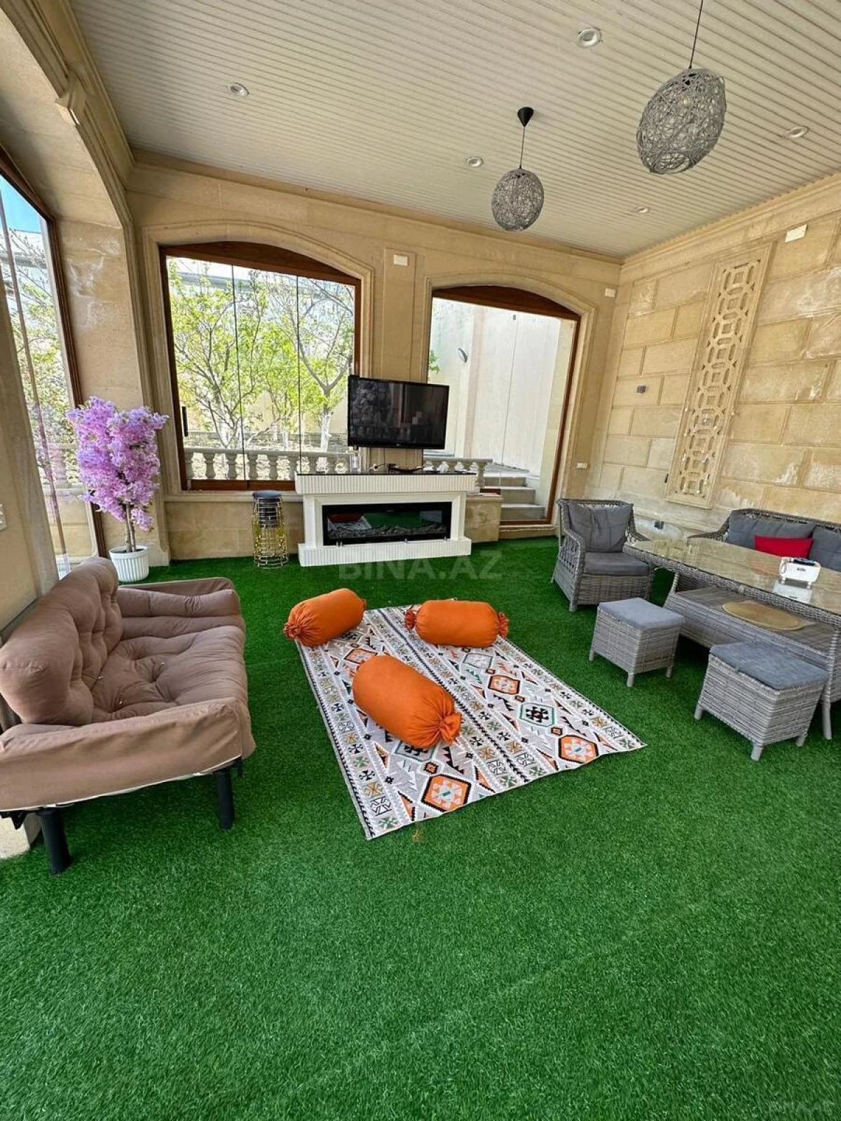 Kirayə verilir 9 otaqlı həyət evi 300 m²
