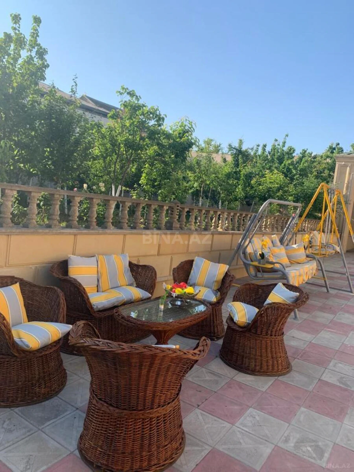 Kirayə verilir 9 otaqlı həyət evi 300 m²