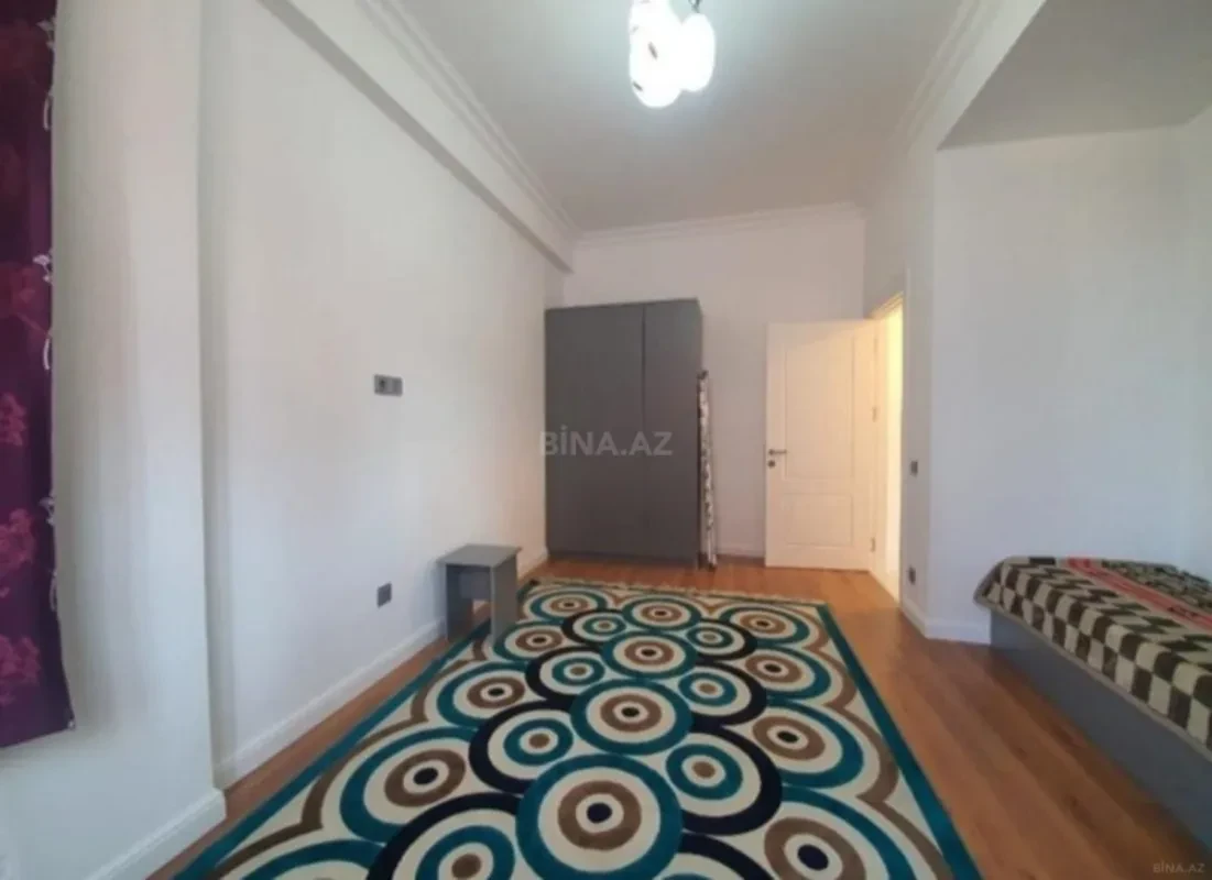 Kirayə verilir 4 otaqlı mənzil 150 m²
