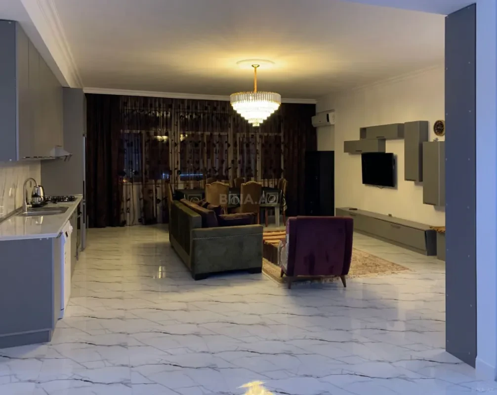 Kirayə verilir 4 otaqlı mənzil 150 m²