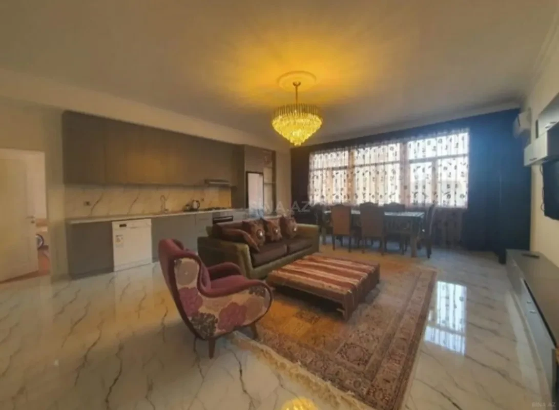 Kirayə verilir 4 otaqlı mənzil 150 m²
