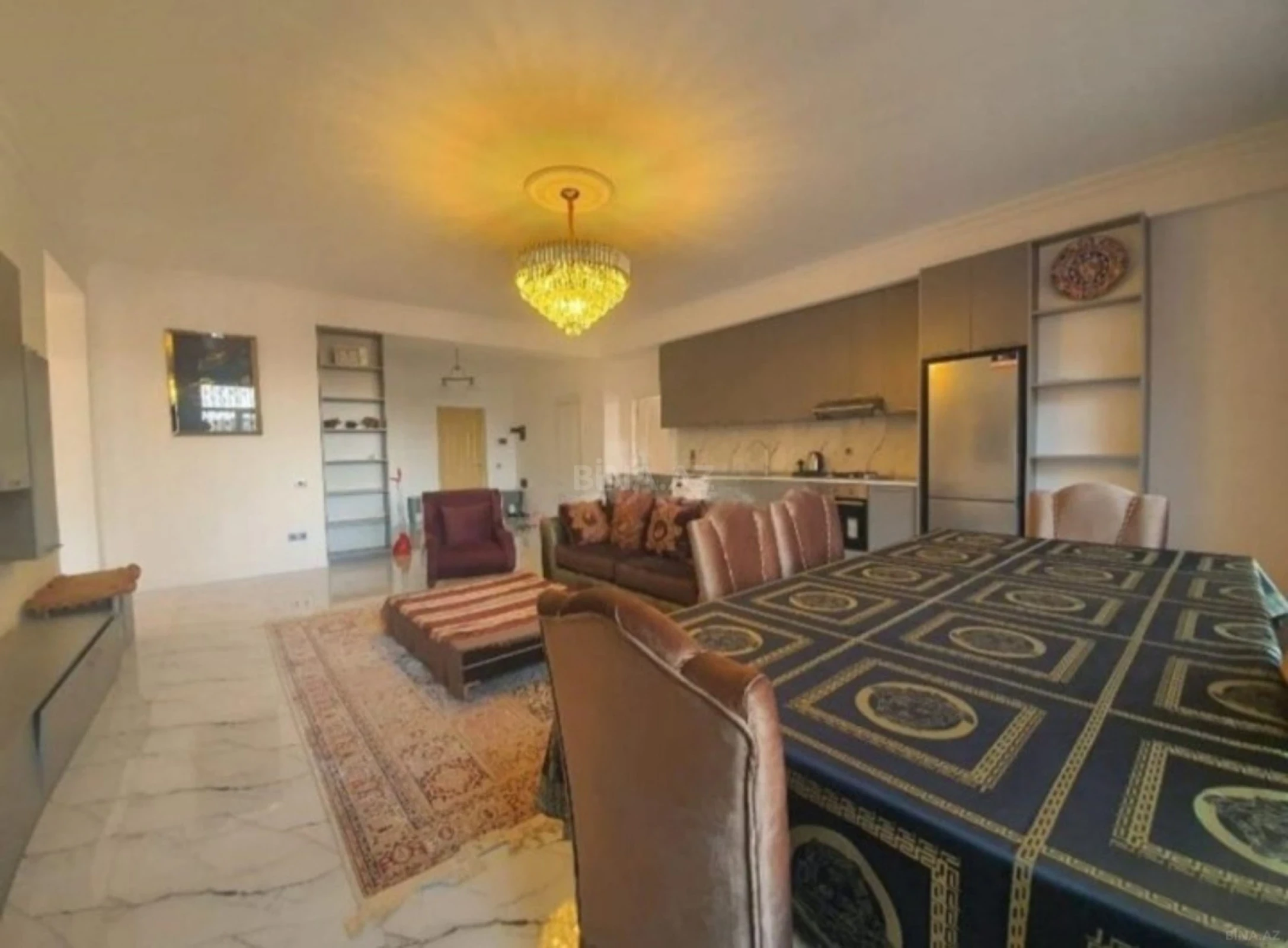 Kirayə verilir 4 otaqlı mənzil 150 m²
