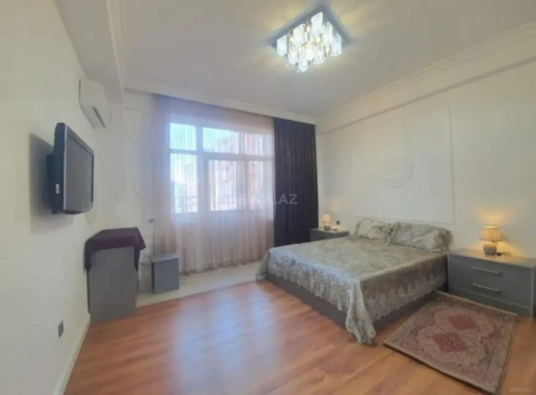 Kirayə verilir 4 otaqlı mənzil 150 m²