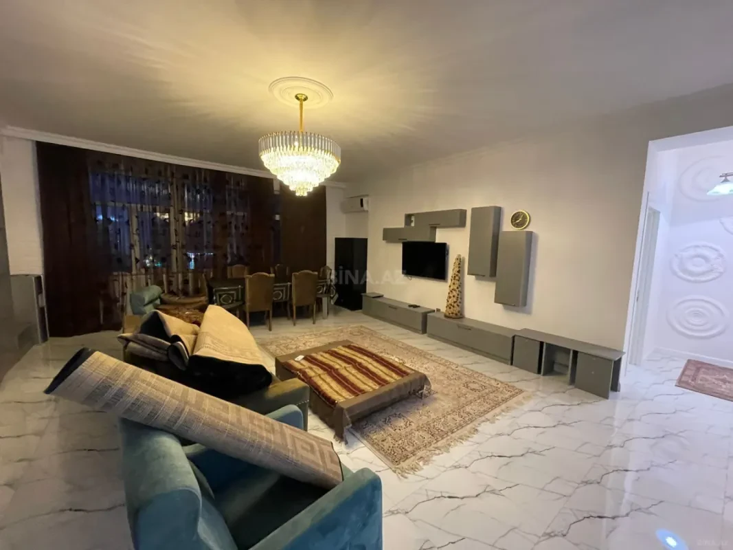 Kirayə verilir 4 otaqlı mənzil 150 m²