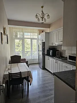 Satılır 3 otaqlı mənzil 97 m²