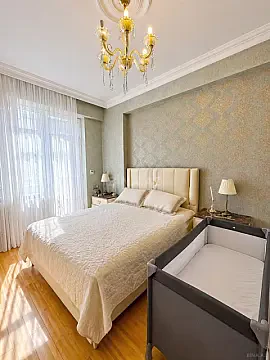 Satılır 2 otaqlı mənzil 74 m²