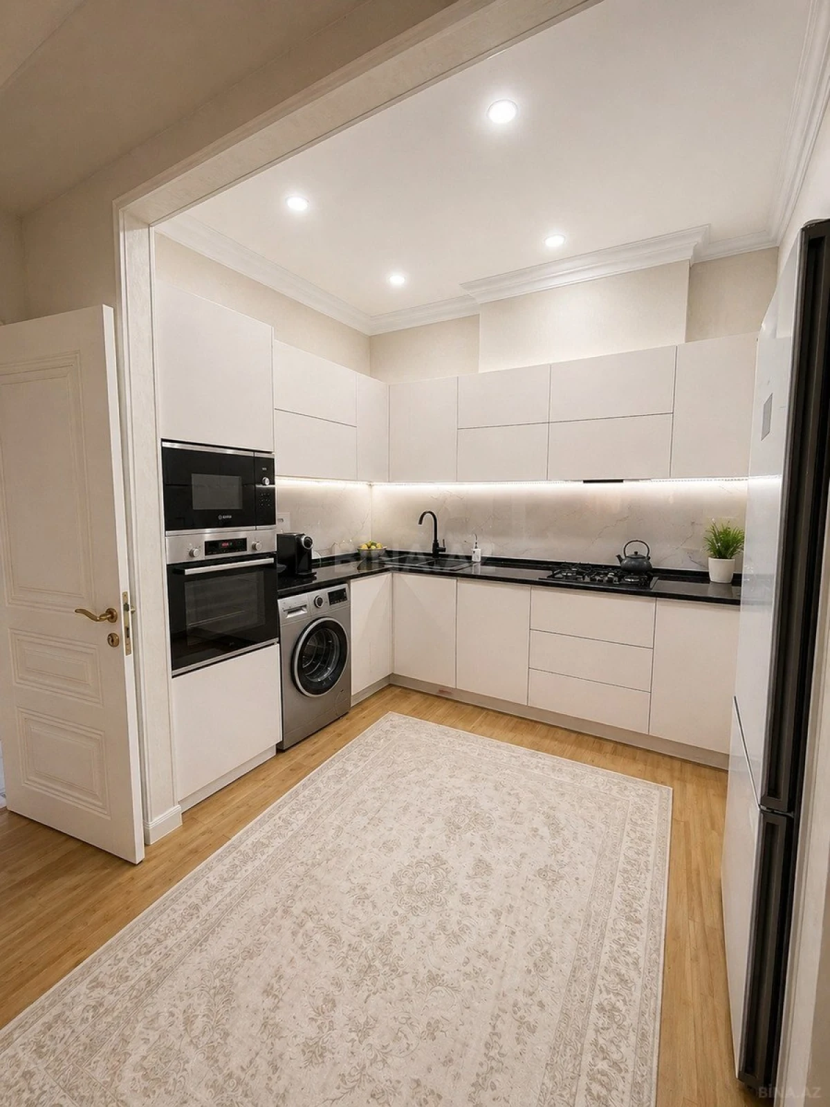 Satılır 2 otaqlı mənzil 74 m²