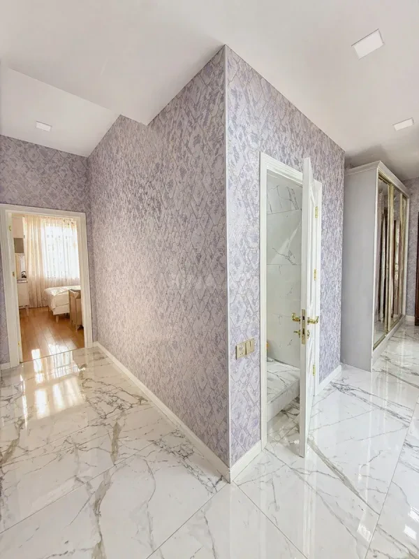 Satılır 2 otaqlı mənzil 74 m²