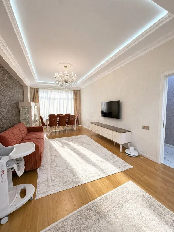 Satılır 2 otaqlı mənzil 74 m²
